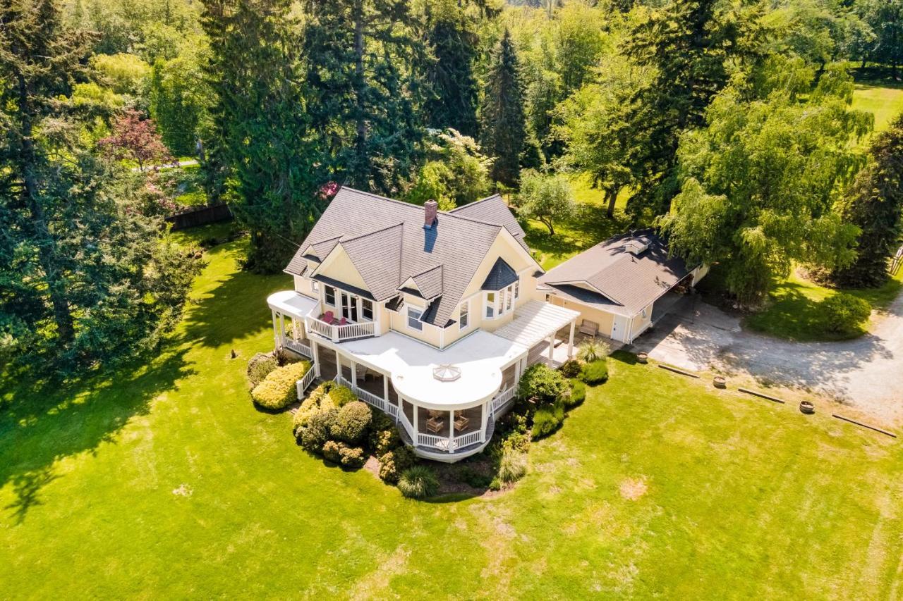 Marty'S Place Langley Exterior photo